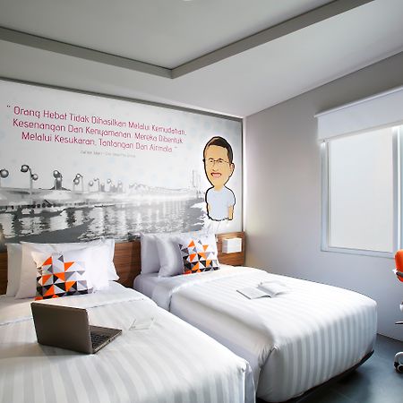 Berry Biz Hotel Seminyak  Ngoại thất bức ảnh