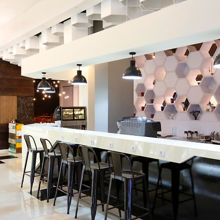 Berry Biz Hotel Seminyak  Ngoại thất bức ảnh