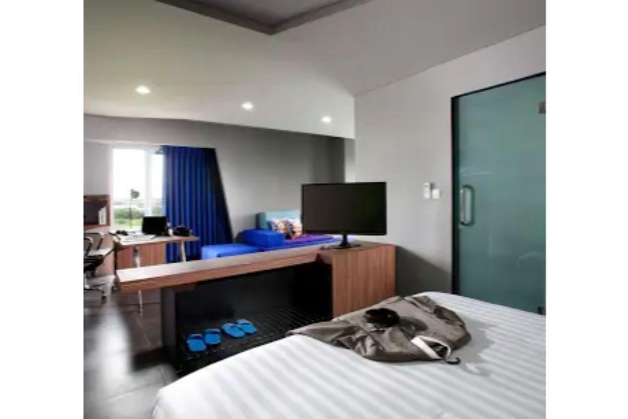 Berry Biz Hotel Seminyak  Ngoại thất bức ảnh