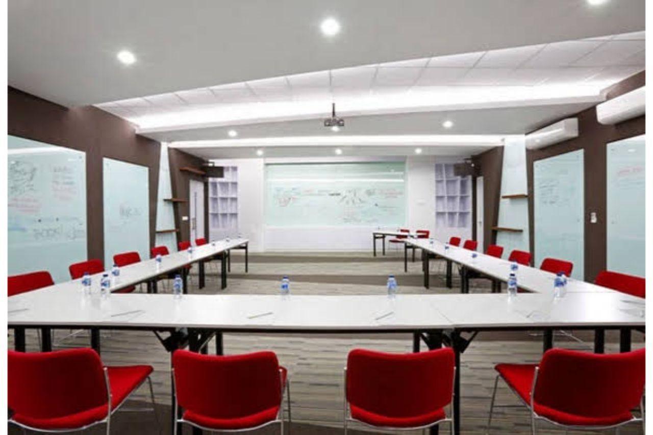 Berry Biz Hotel Seminyak  Ngoại thất bức ảnh