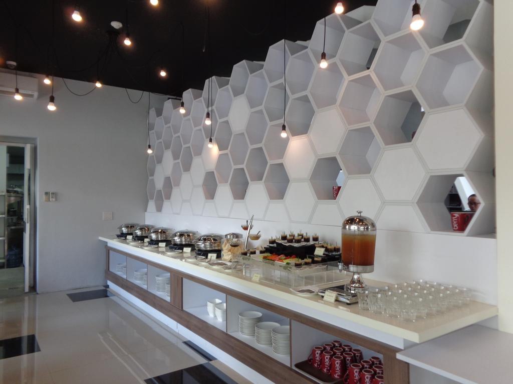 Berry Biz Hotel Seminyak  Ngoại thất bức ảnh