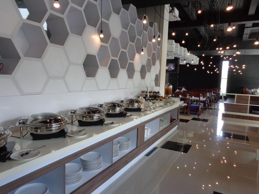 Berry Biz Hotel Seminyak  Ngoại thất bức ảnh